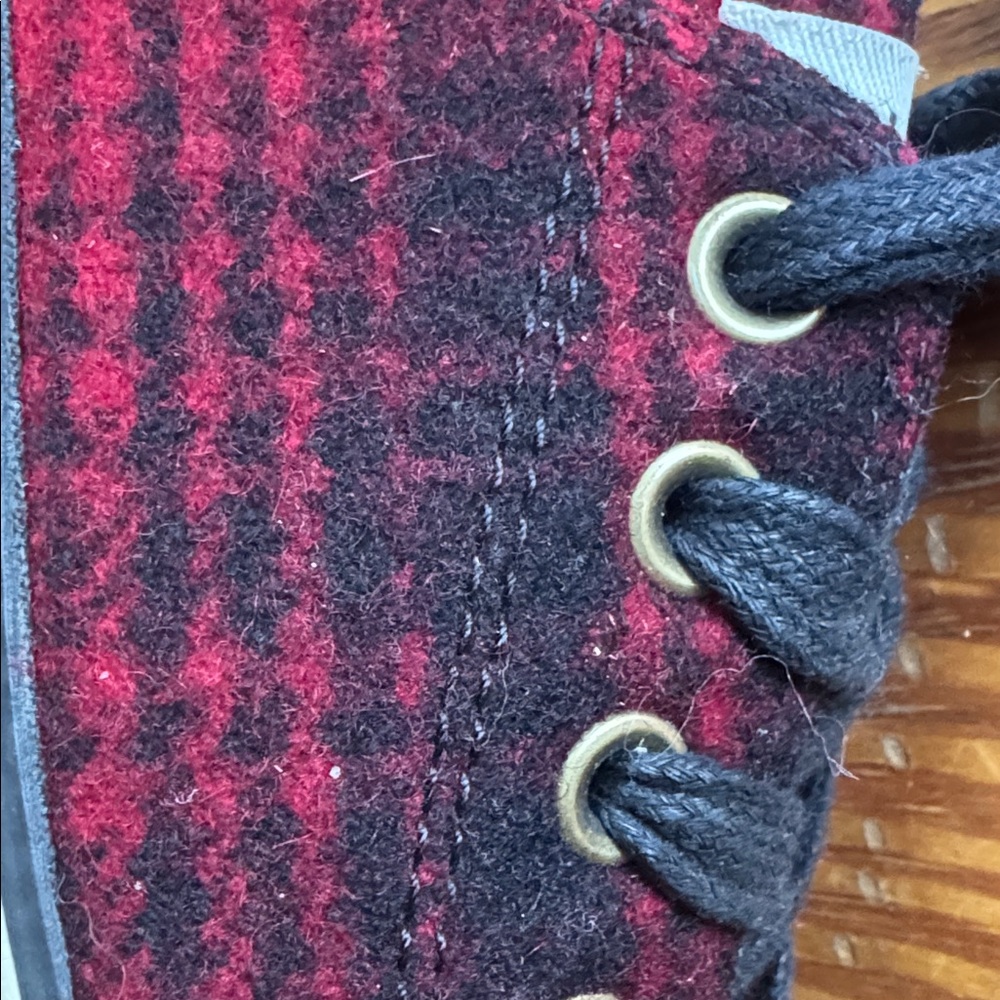 Converse Kids Sneakers - Black and Dark Red wool low tops